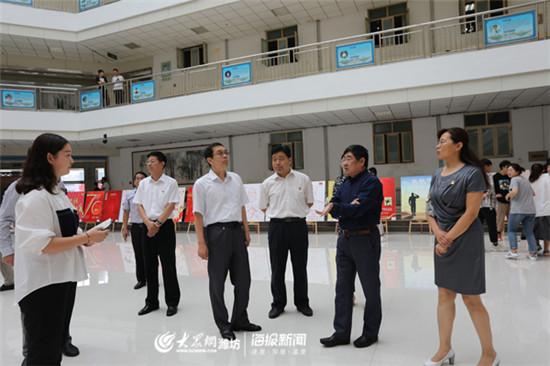 濰坊學院舉辦省大藝節招貼設計大賽作品展