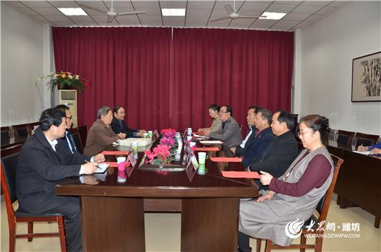 著名書法家賀惠邦向濰坊學院捐贈圖書